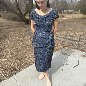 1950s satin brocade wiggle peplum dress